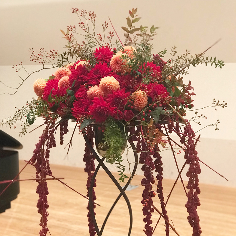 東京都大田区山王　大森の花屋　大花園（だいかえん）季節の旬な花をあなただけの贈り物に！上質でモダンな花贈りを大森スタイルでスタンド花をお届けします。