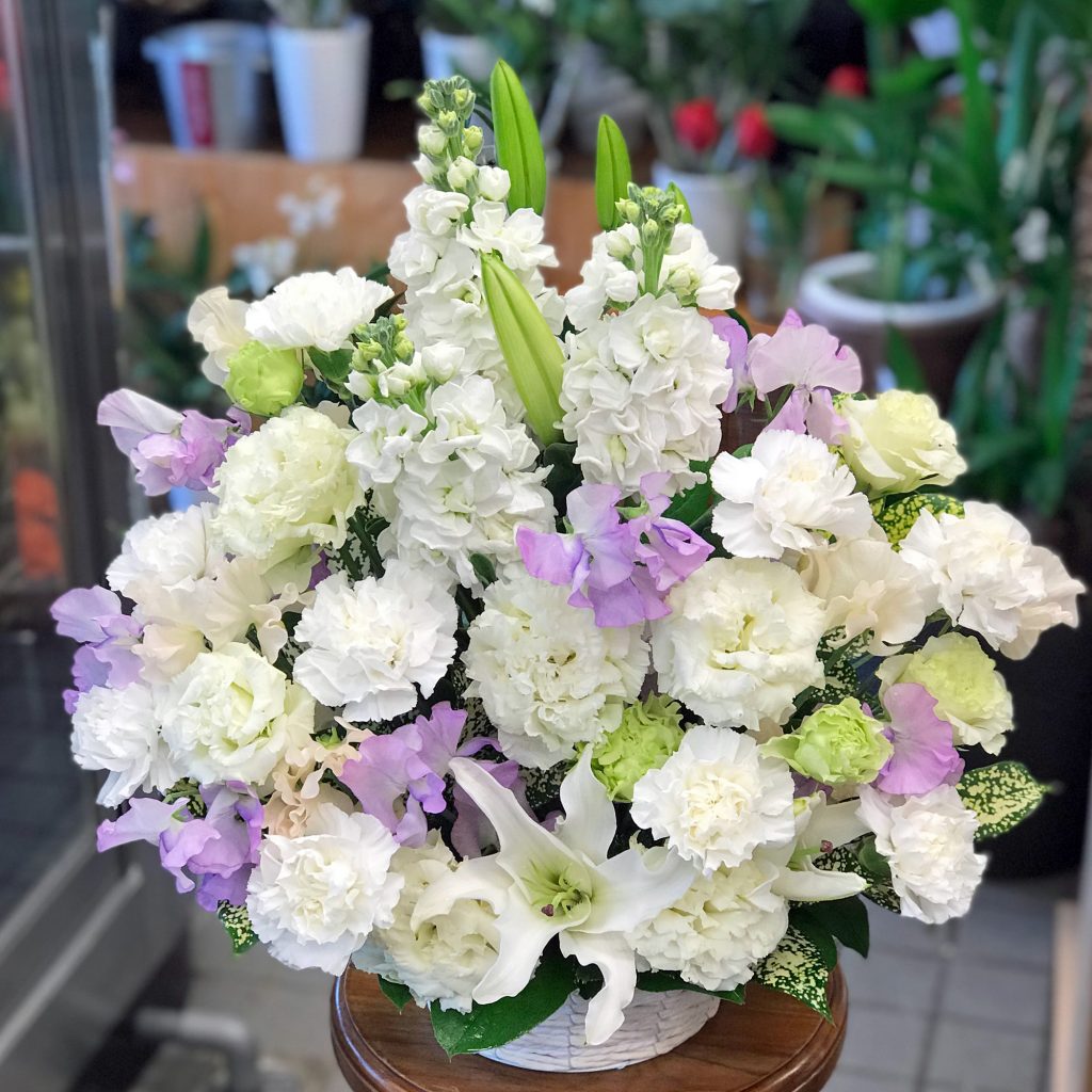 東京都大田区山王　大森の花屋　大花園（だいかえん）季節の旬な花をあなただけの贈り物に！上質でモダンな花贈りを大森スタイルでお届けします。枕花
